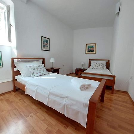 Apartment In Vis Historic Center - Mikula, Ljubica, Toma المظهر الخارجي الصورة