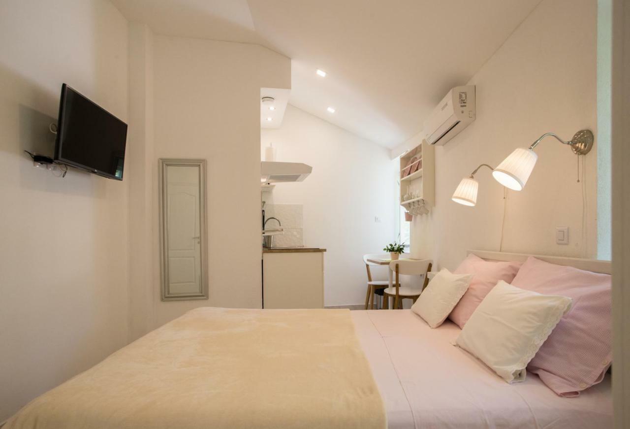 Apartment In Vis Historic Center - Mikula, Ljubica, Toma المظهر الخارجي الصورة